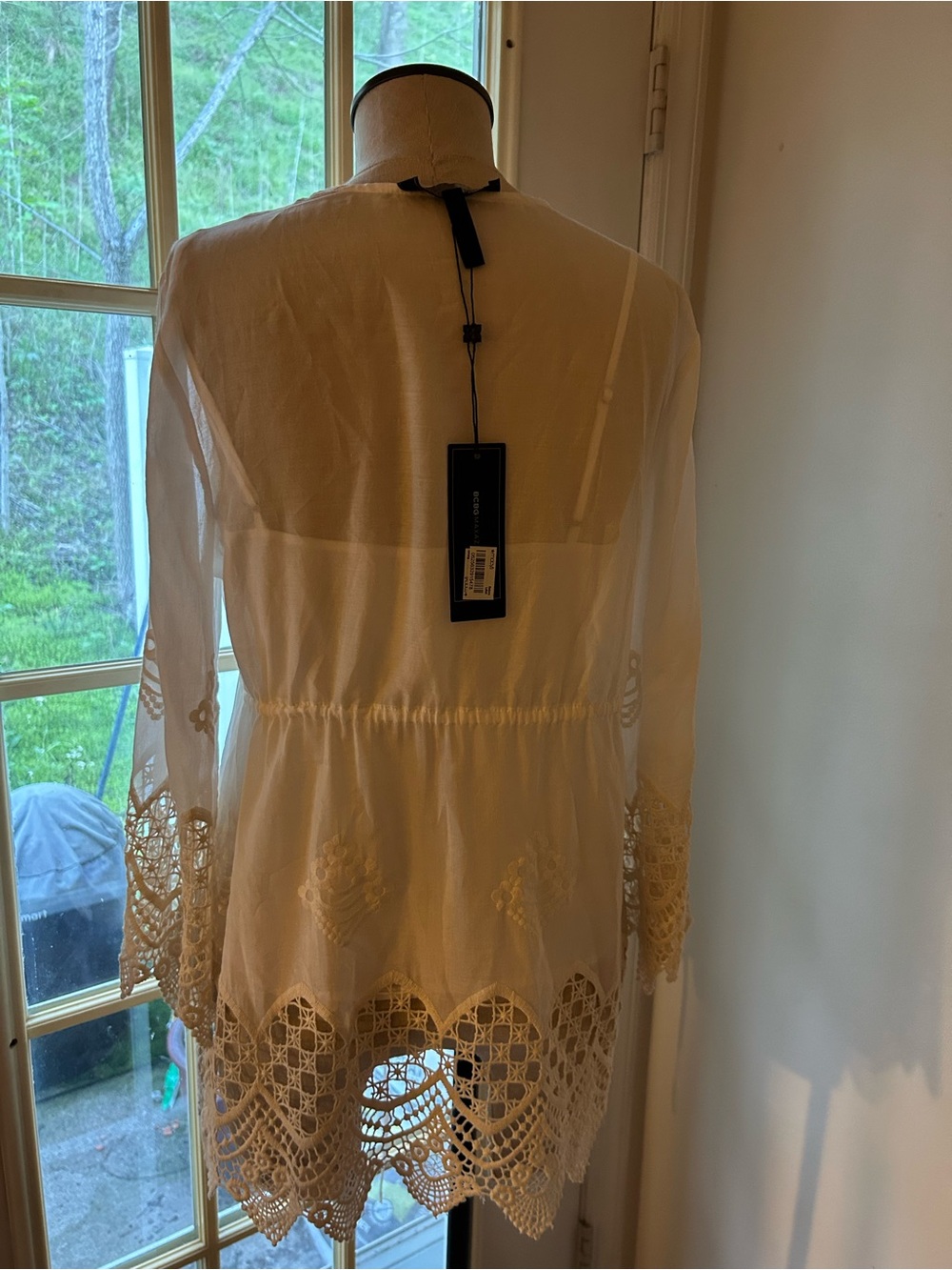 BCBGMaxAzria cotton/silk embroidered caftan top. Small. Boho romantic, resort. - Picture 3 of 12